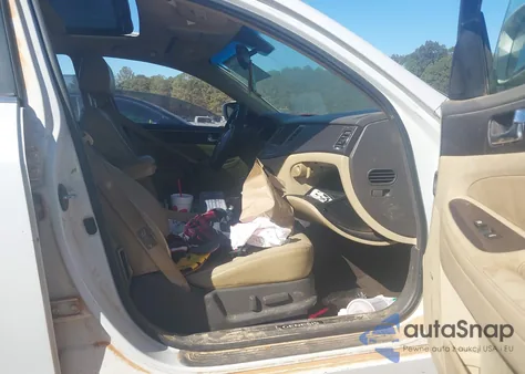 2011 Hyundai Genesis 4.6 from USA, damaged, VIN KMHGC4DF8BU140736